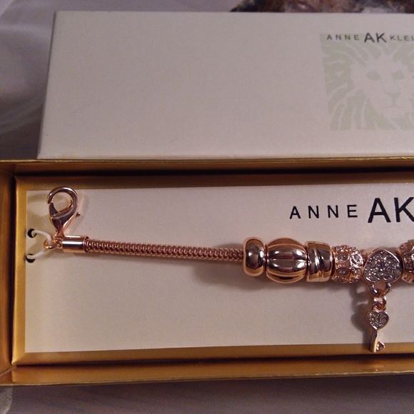Anne Klein Heart and Key Bracelet - Picture 3 of 6